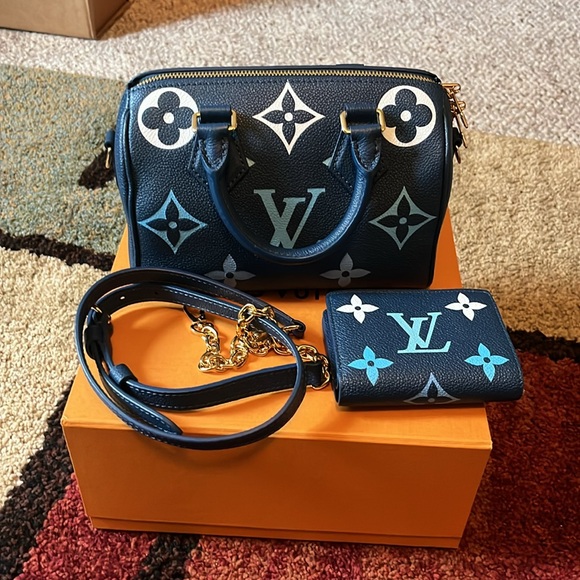 Louis Vuitton limited edition speedy 20 gradient blue with matching wallet - Picture 8 of 8